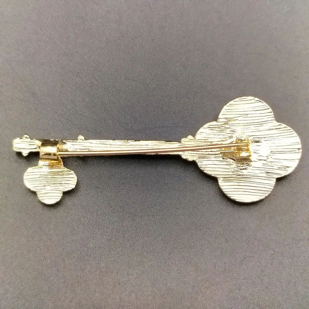 Elegant Gold Tone Key Brooch Pin Black Clover Rhinestone Fashion Jewelry Gift